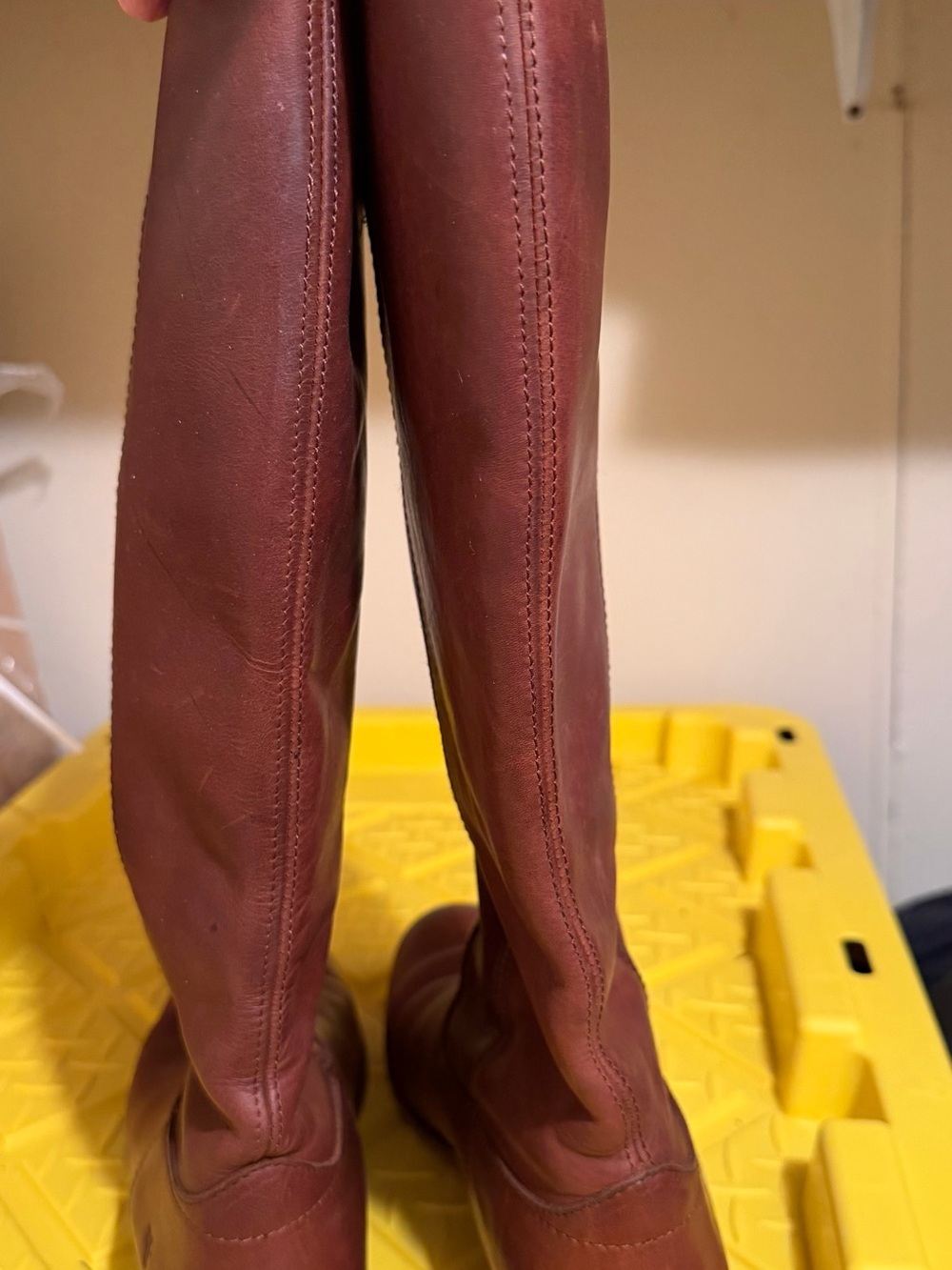 Frye Melissa Button 2 Tall Leather Riding Boots in Burgundy/Brown Womens 8.5 - Picture 3 of 7